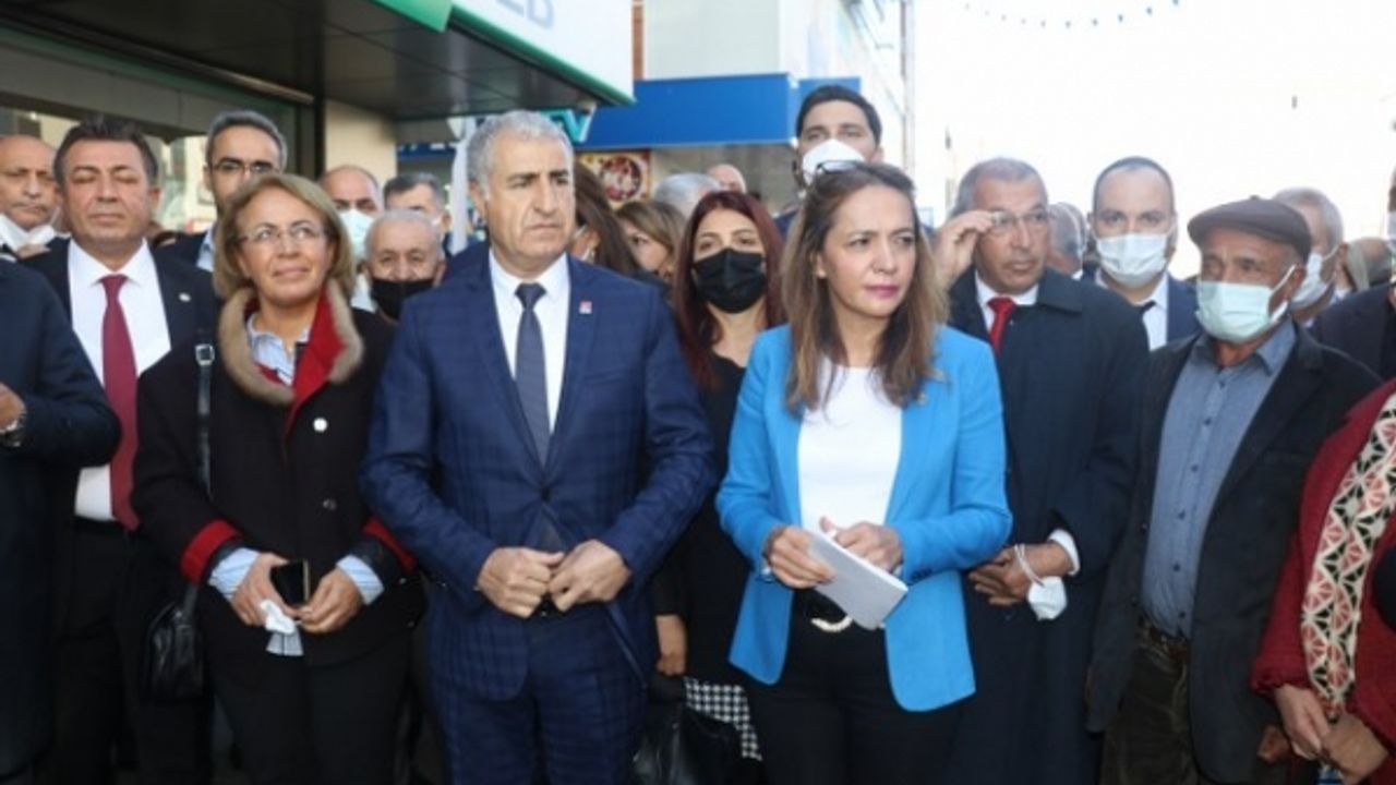 CHP Genel Başkan Yardımcısı İlgezdi, Erzincan'da esnafı ziyaret etti