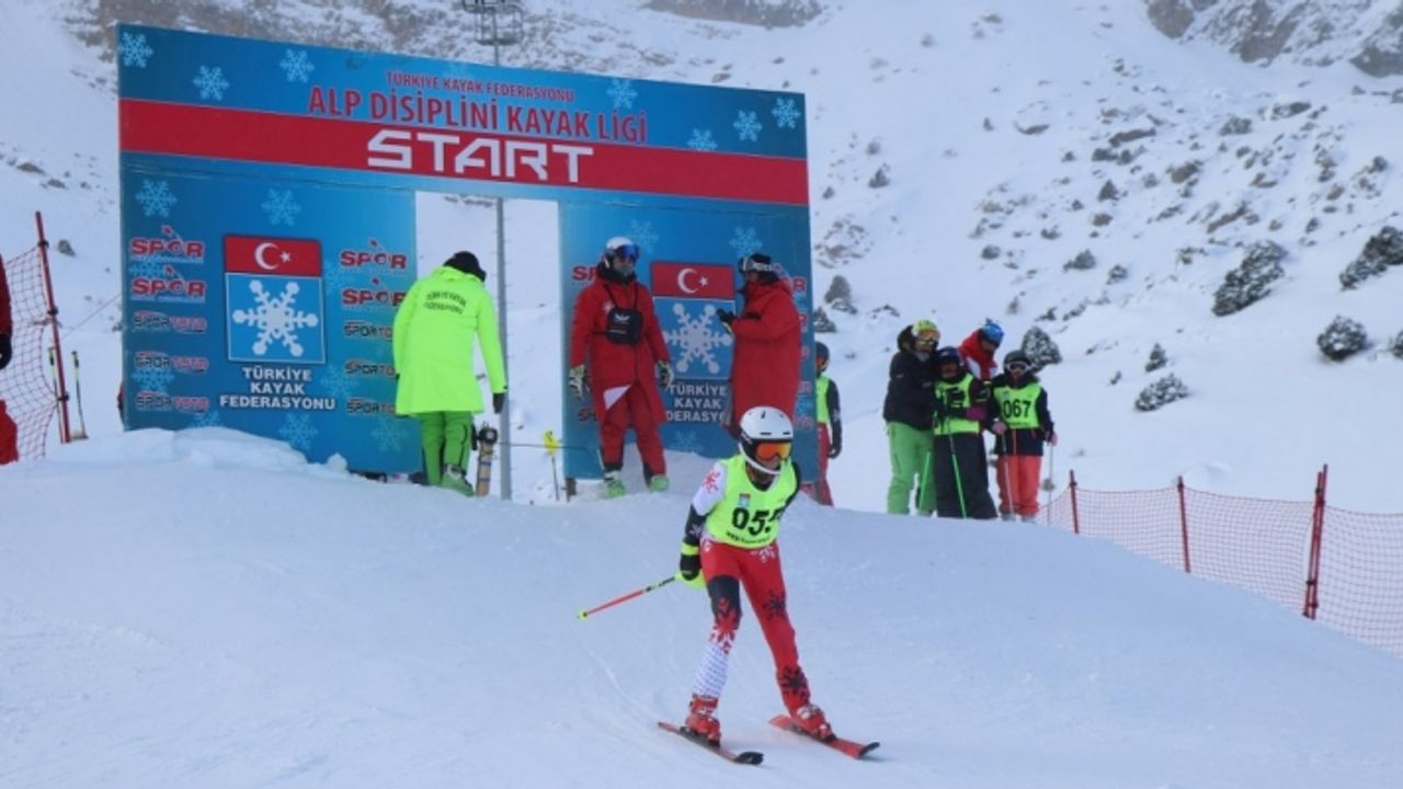 Alp disiplini eleme yarışları Erzincan'da başladı