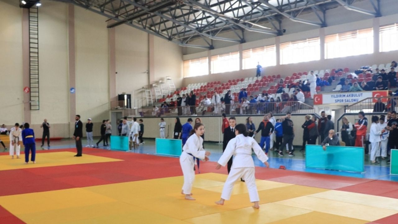 Anadolu Yıldızlar Ligi'nde judo yarı final müsabakaları sona erdi