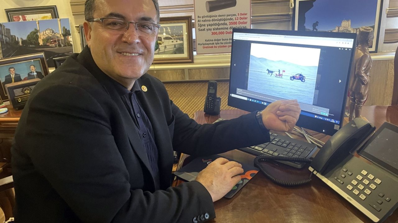 Ardahan Belediye Başkanı Faruk Demir, AA'nın "Yılın Fotoğrafları" oylamasına katıldı