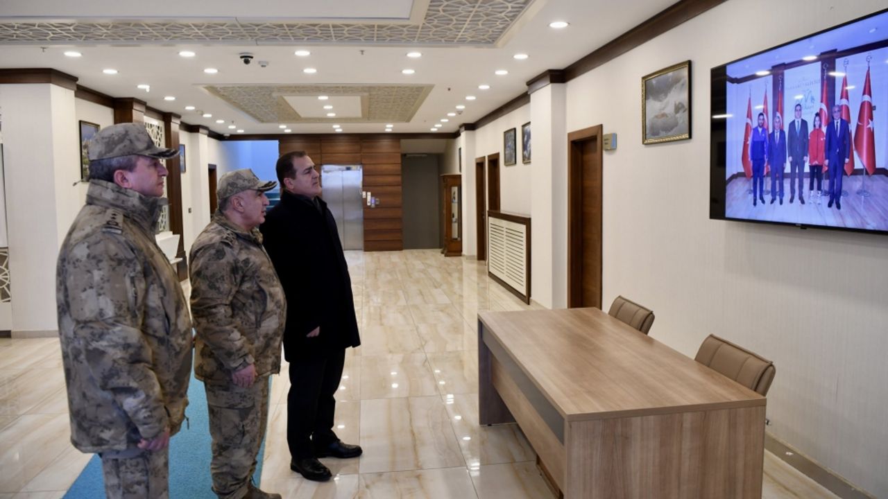 Jandarma Genel Komutan Yardımcısı Korgeneral Koç, Hakkari'de ziyaretlerde bulundu