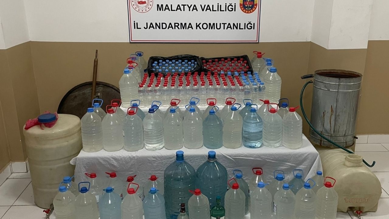 Malatya'da 5 bin 336 litre sahte alkol ele geçirildi