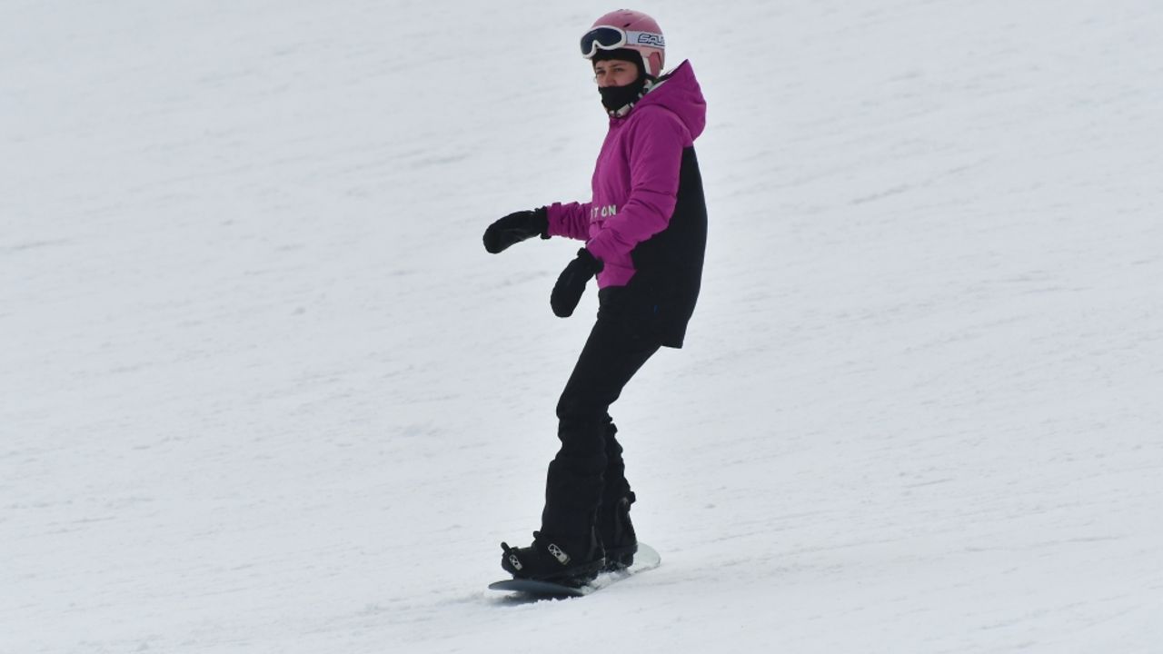Kars'ta kayak sezonu martta da devam ediyor