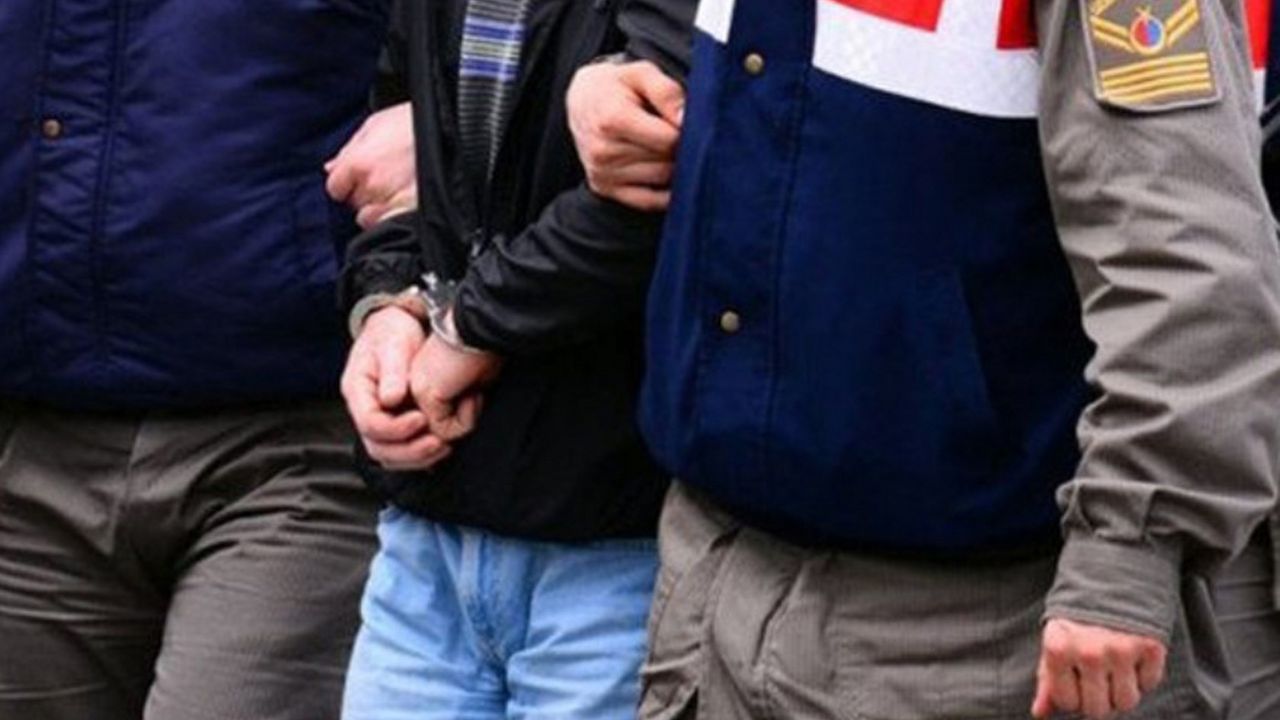 Jandarma 122 şüpheli ile 35 düzensiz göçmen yakaladı
