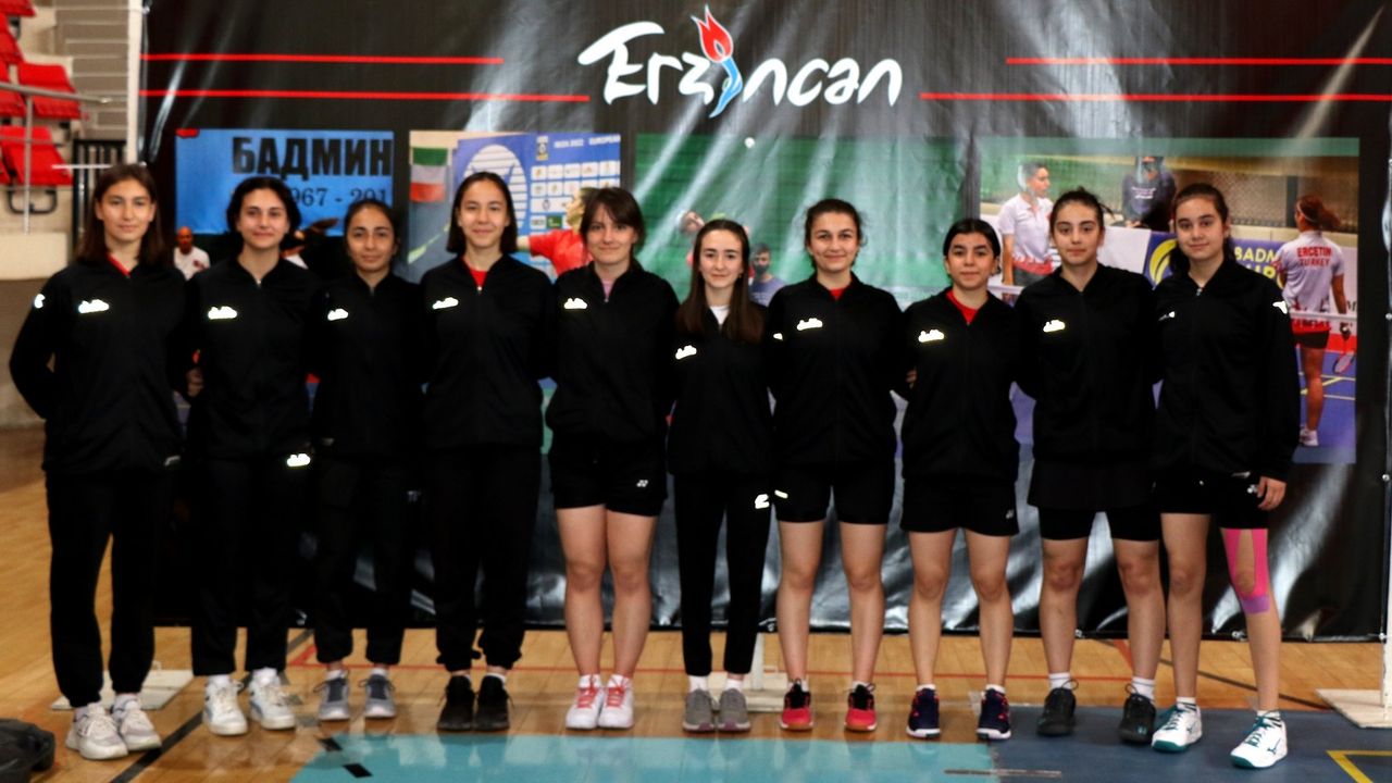 Gençler Badminton Şampiyonası  başladı