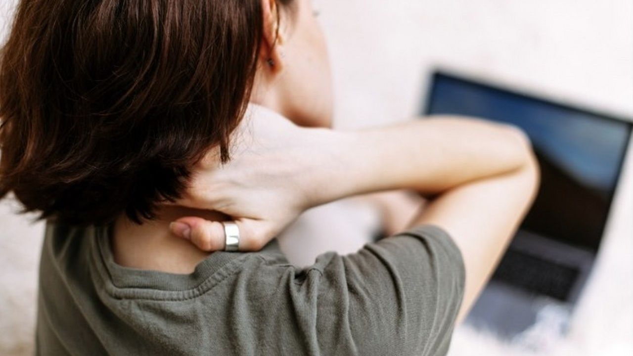Boyun ağrısı neden olur?  Nasıl geçer?