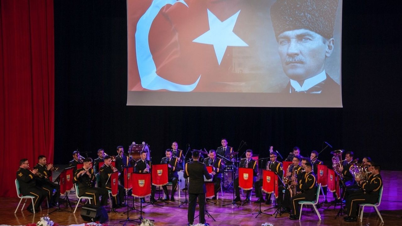 EBYÜ’de 29 Ekim Cumhuriyet Bayramı 100. Yıl Konseri düzenledi