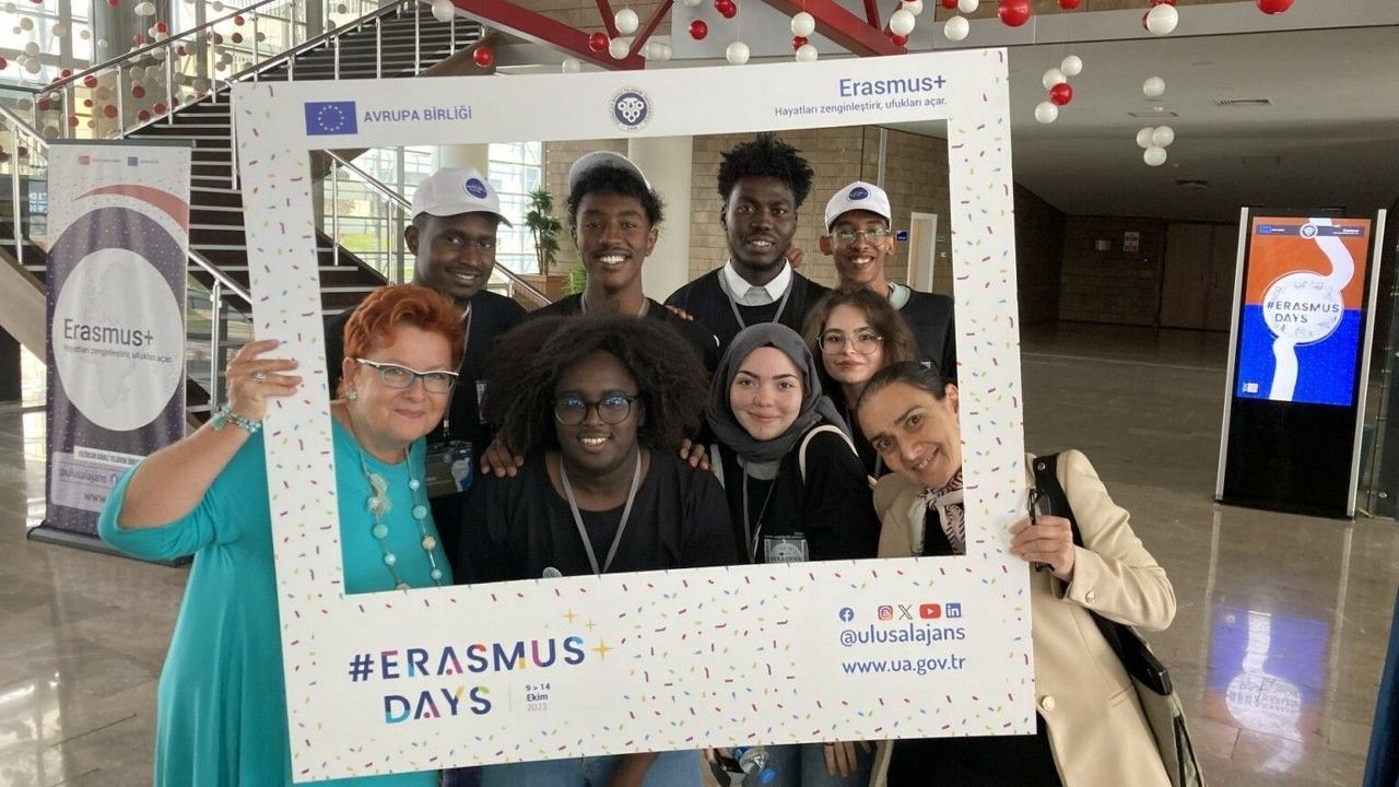 EBYÜ’de öğrenciler Erasmus'a yönlendiriliyor