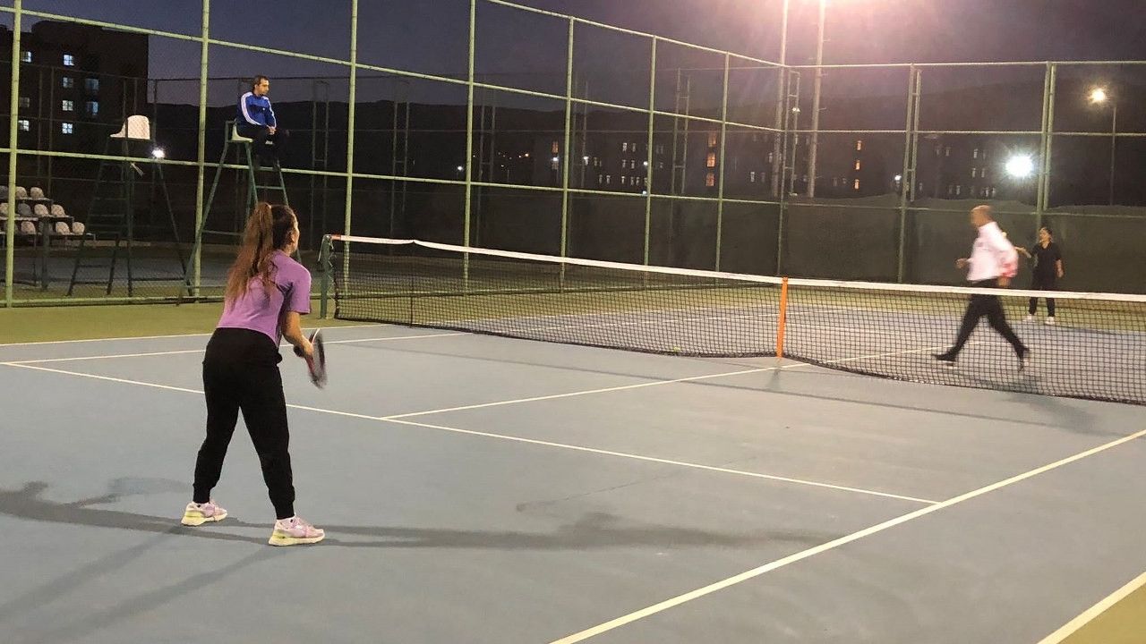 Kadınlar Kort Tenis Turnuvası düzenlendi
