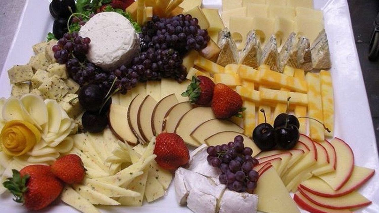 Peynir ve Şarküteri Tabağı Nasıl Hazırlanır?