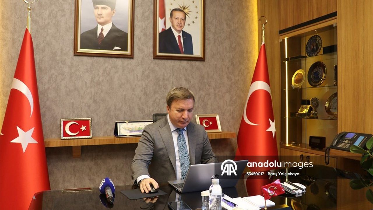 Erzincan Valisi Aydoğdu "Yılın Kareleri"ni oyladı