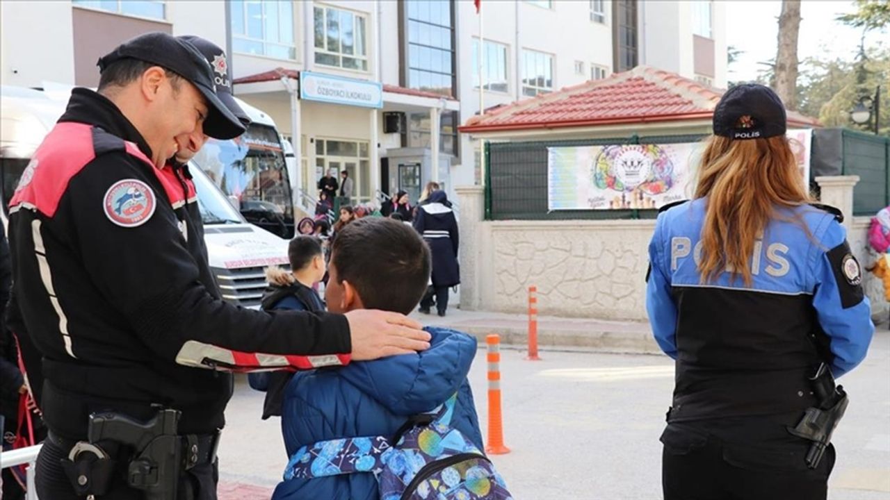 Türkiye genelinde eş zamanlı "güvenli eğitim" uygulaması yapıldı