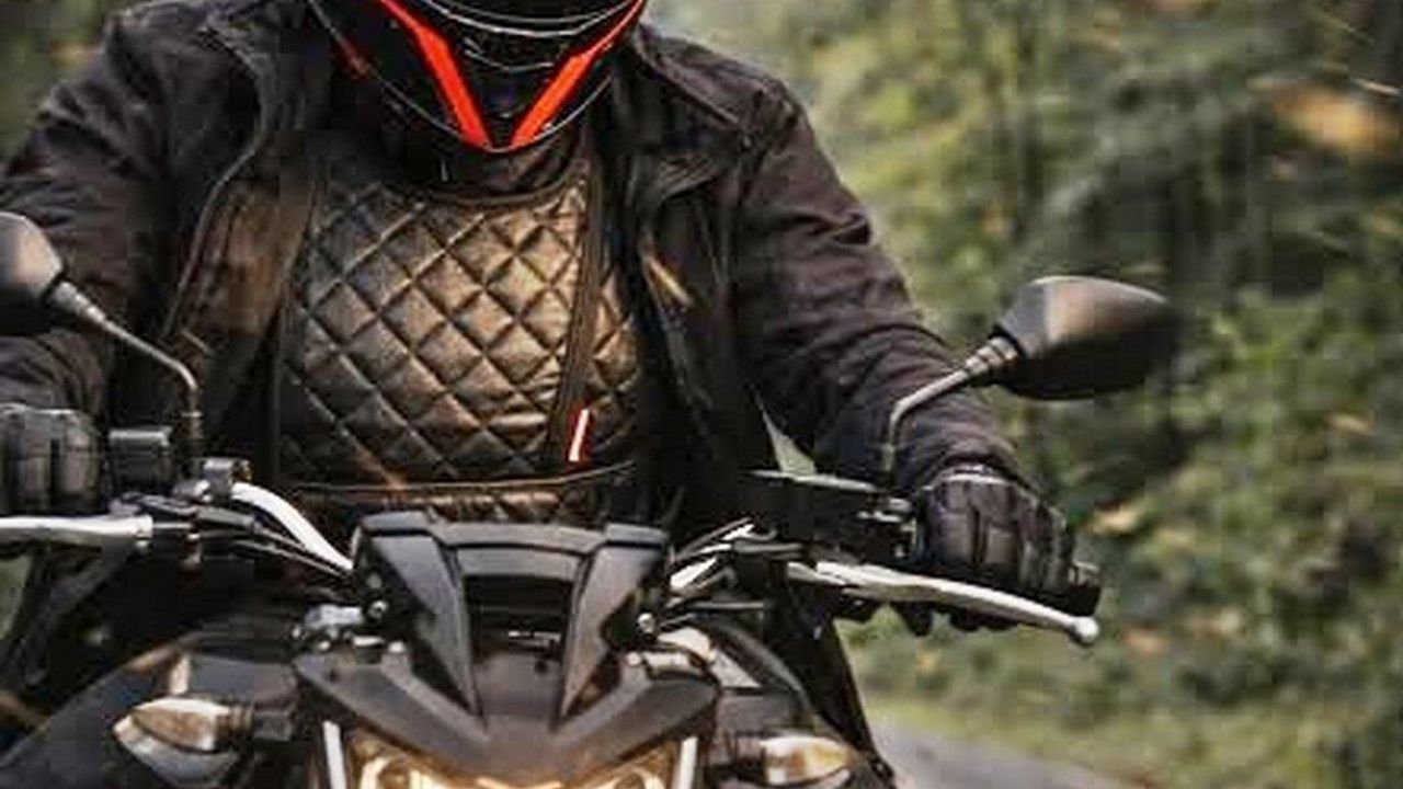 Kask Yetmez! Hayat Kurtaran En İyi Motosiklet Sırtlık ve Boyunluk Modelleri (Fiyat Listesi)