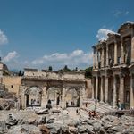 Efes’in Gizemli Mirası: Kaybolan Artemis Tapınağı’nın Sırları ve Arkeolojinin Şaşırtan Keşifleri