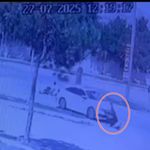 Otomobil ile Bisikletin Çarpışma Anı Saniye Saniye Kaydedildi (VİDEO)