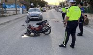 Motosiklet otomobile çarptı, sürücü ağır yaralı