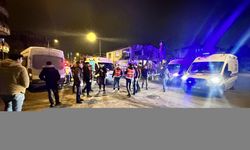 Iğdır'da minibüs ile kamyonetin çarpıştığı kazada 13 kişi yaralandı