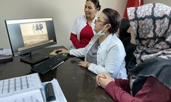 Ardahan'da hemşireler AA'nın "Yılın Fotoğrafları" oylamasına katıldı