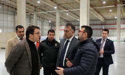 Bitlis Valisi Çağatay, tekstil fabrikasında incelemelerde bulundu