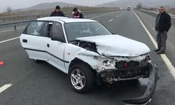 Elazığ'da bariyere çarpan otomobildeki 7 kişi yaralandı