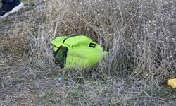 Tarla kenarında bulunan sırt çantasından bebek cesedi çıktı