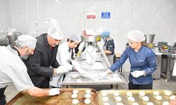 Erzincan MEM, depremzedeler için günlük 10 bin ekmek üretiyor