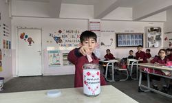Ağrılı öğrenciler bir günlük okul harçlıklarını depremzedelere bağışladı