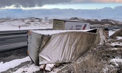 Ardahan'da kar ve buzlanma ulaşımı aksattı