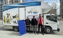 Depremzede hayvanların tedavi ve beslemeleri Van'dan gelen mobil ekiplerce karşılanıyor