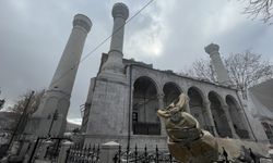 Kaderi depremlerle örülen "Teze Cami" asrın felaketine dayanamadı