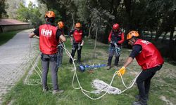6 Şubat depremlerinde onlarca kişiyi kurtaran Bitlisli gönüllüler, eğitimlerini sürdürüyor