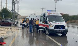 Elazığ'da otomobil ve hafif ticari aracın çarpıştığı kazada 8 kişi yaralandı