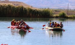 Erzincan'da özel çocuklar rafting heyecanı yaşadı