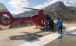 Hakkari'de soğutma tedavisine ihtiyacı olan bebek, ambulans helikopterle Van'a ulaştırıldı