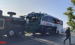 KAYSERİ - Refüje çarpan yolcu otobüsündeki 15 kişi yaralandı