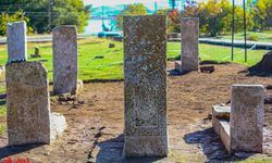 Van'daki Selçuklu Mezarlığı'nda 8 sandukalı mezar gün yüzüne çıkarıldı