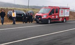 Bingöl'de hafif ticari araç ile otomobilin çarpıştığı kazada 4 kişi yaralandı