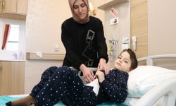 Çakmakla oynarken yanan 4 yaşındaki Kerem sağlığına kavuştu