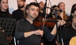 Kars'ta "Öğretmenler Korosu" konser verdi
