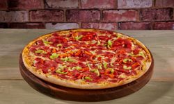Sosisli Pizza: Sosisli Pizza Nasıl Yapılır? Sosisli Pizza Kolay Yapımı!