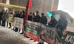 Yağış altında İsrail'e boykot çağrısı