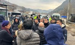 Tunceli'den Erzincan'a eylem yapmak için gitmeye çalışan 4 kişi gözaltına alındı