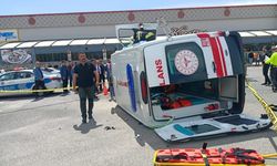 Erzincan'da Ambulans ile otomobil çarpıştı