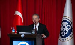 Erzincan İl Sağlık Müdürü Dr. Cihan Tekin sempozyumda konuştu