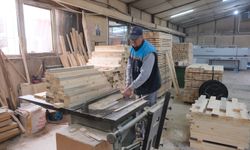 Kent mobilyaları üretimi sürüyor