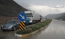 GÜNCELLEME - Heyelan nedeniyle kapanan Erzincan-Sivas kara yolu ulaşıma açıldı