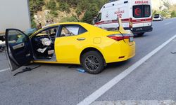 Erzincan'da otomobilin park halindeki kamyona çarptığı kazada 2 kişi öldü, 2 kişi yaralandı