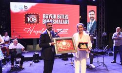 Sanatçı Öykü Gürman, Bitlis'te konser verdi