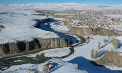 Ağrı ve Erzincan'daki kanyonlar bu mevsimde de büyülüyor