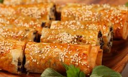 Pazar sabahına hazır yufkadan pratik kıymalı börek